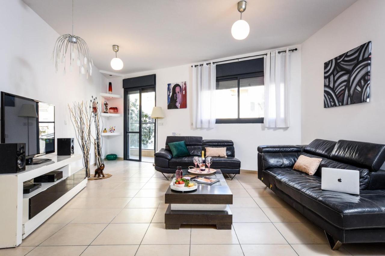 Stunning 2Br Apt W Balcony In City Center By Sea N' Rent Tel Aviv Eksteriør billede